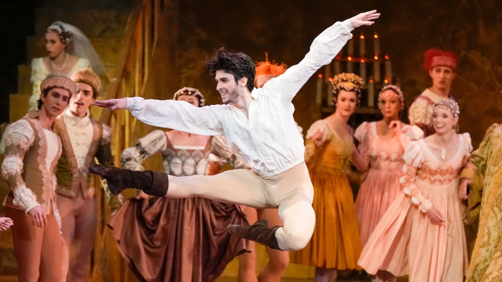 Balletttänzer Ciro Ernesto Mansilla (hier in ‘Der Widerspenstigen Zähmung’ zu sehen) macht auch Metal